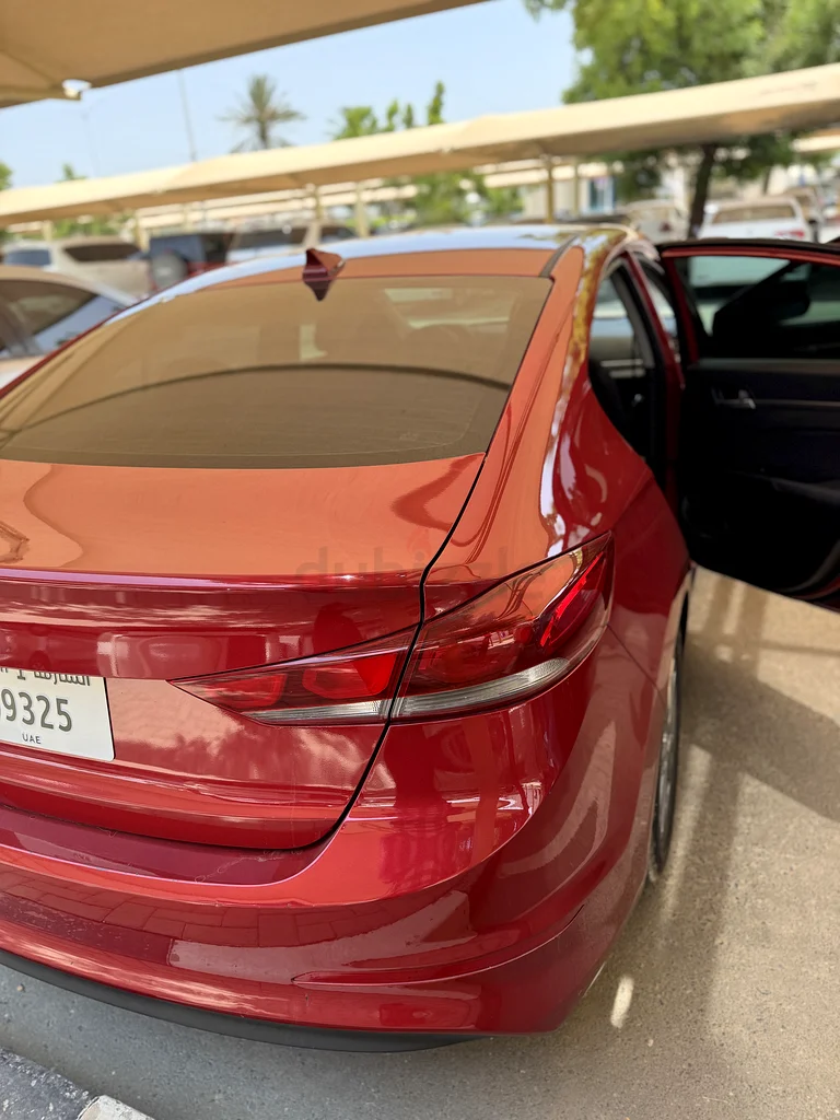 Hyundai Elantra full option w/blind spot63150945571841113