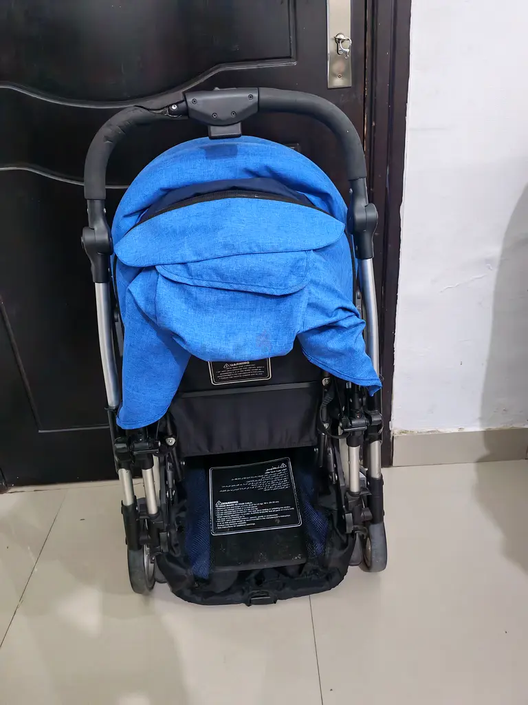 Gently Used Lightweight Stroller in Sleek Blue!63204849678083111