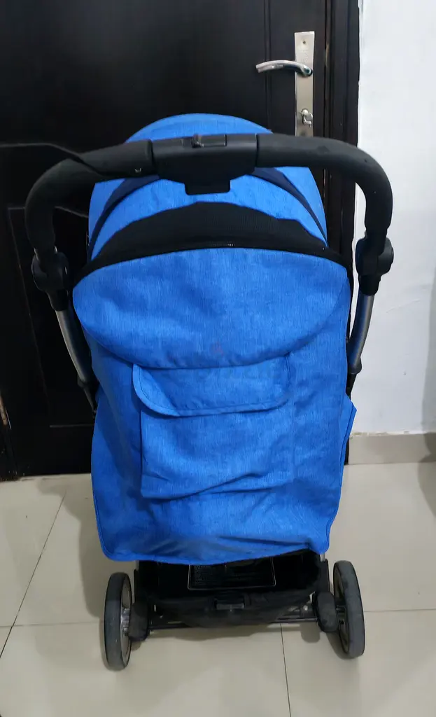 Gently Used Lightweight Stroller in Sleek Blue!63204849678083113