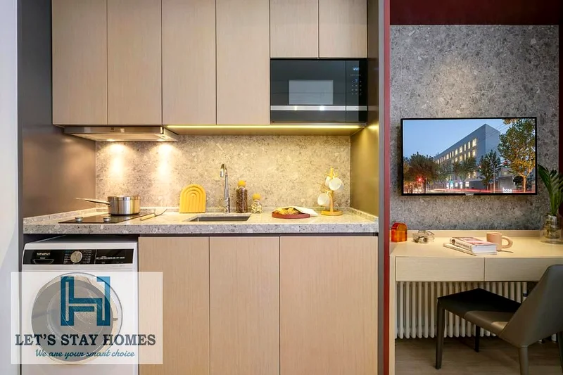 Affordable, furnished with kitchen, complimentary parking | unlimited gym & pool access | near metro63169926491906111