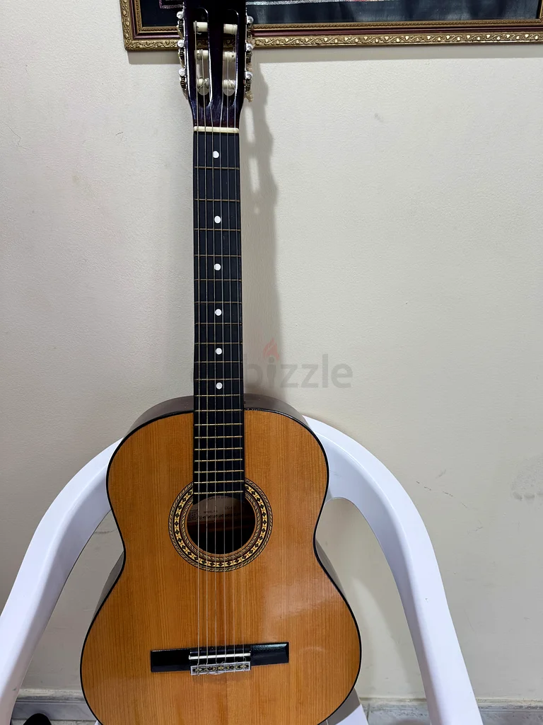 Wooden guitar632296838862111110
