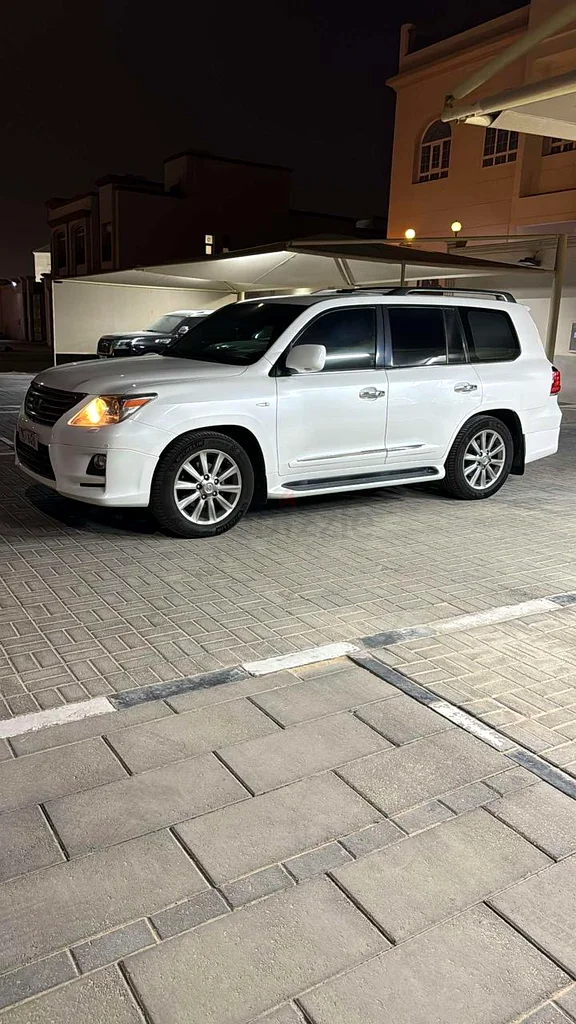 Lexus LX 57063169444291842113