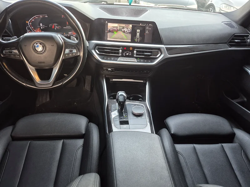 2020 bmw 330i full options American specs car is well-maintained very good condition63158800706435111