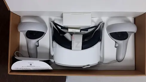 Oculus Quest 2 VR Headset 301-00351-02 256GB White