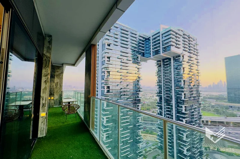 ELEGANT AND MODERN | FURNISHED | VACANT63768940191874111