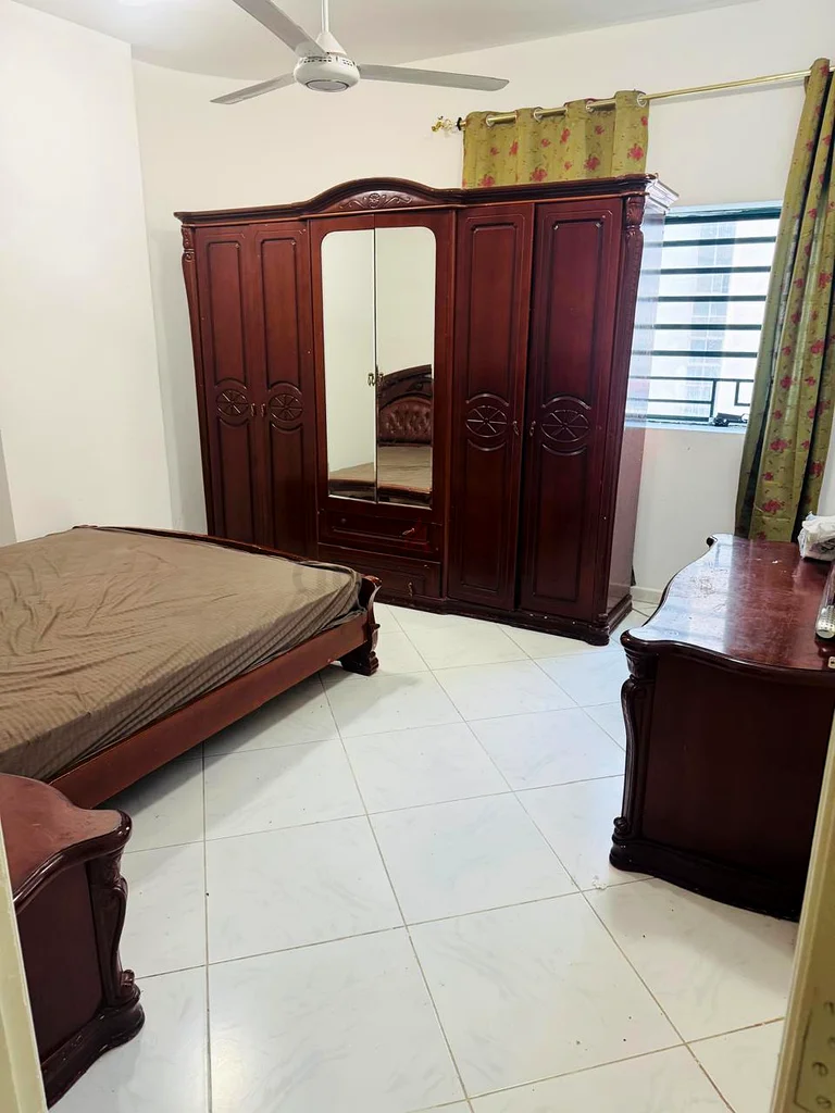 Fully furnished room available 129963143496118019113