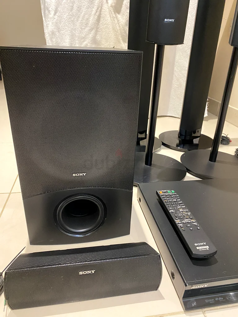 Home theater system63264094456835113