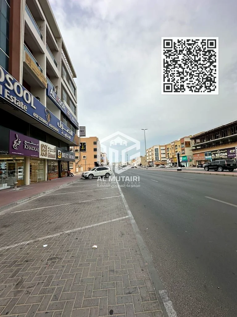 فرصة استثمارية كبيرة في عجمان نقدم لك الفرصة لامتلاك مبنى في عجمان، الروضة 3، للبيع. الميزات: - أرضي + 3 طوابق63253958721153111