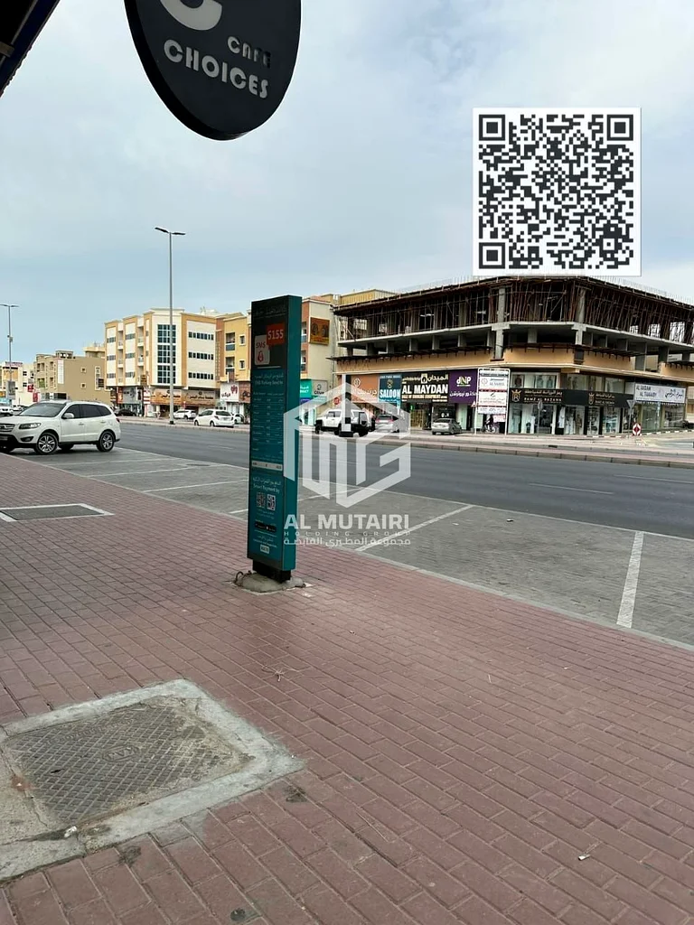 فرصة استثمارية كبيرة في عجمان نقدم لك الفرصة لامتلاك مبنى في عجمان، الروضة 3، للبيع. الميزات: - أرضي + 3 طوابق63253958721153112