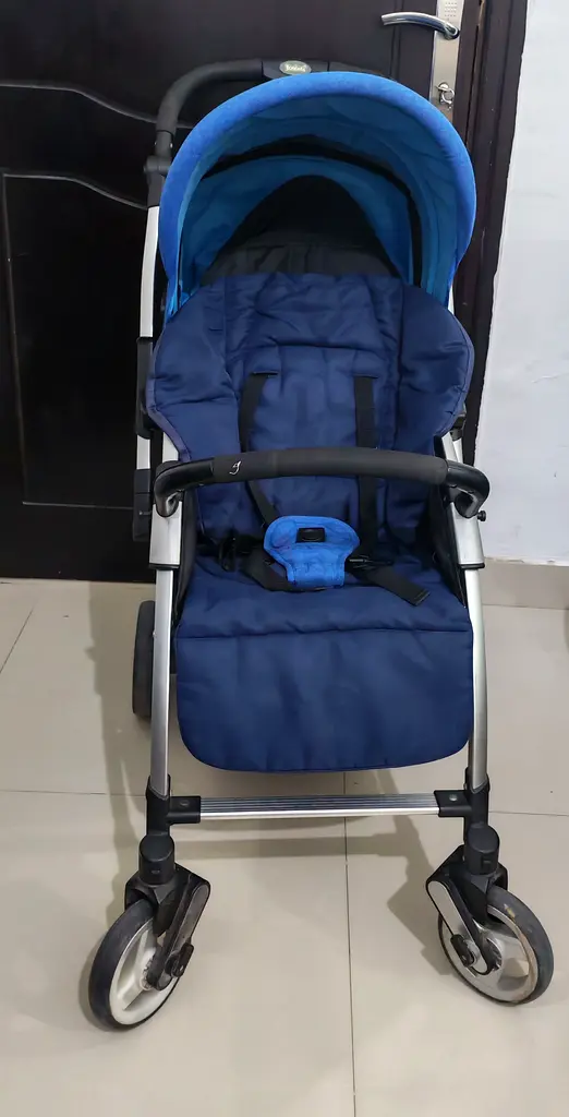 Gently Used Lightweight Stroller in Sleek Blue!63204849678083114