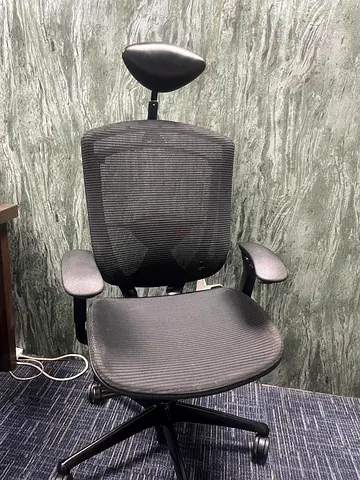 Contessa headrest office chair