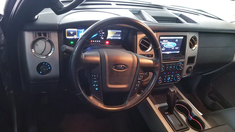 Ford Expedition EL + XL63231638785027112