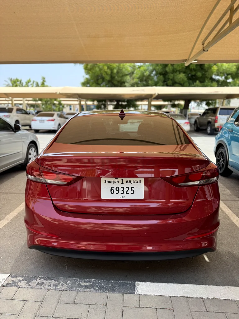 Hyundai Elantra full option w/blind spot63150945571841112