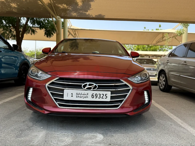 Hyundai Elantra full option w/blind spot63150945571841111