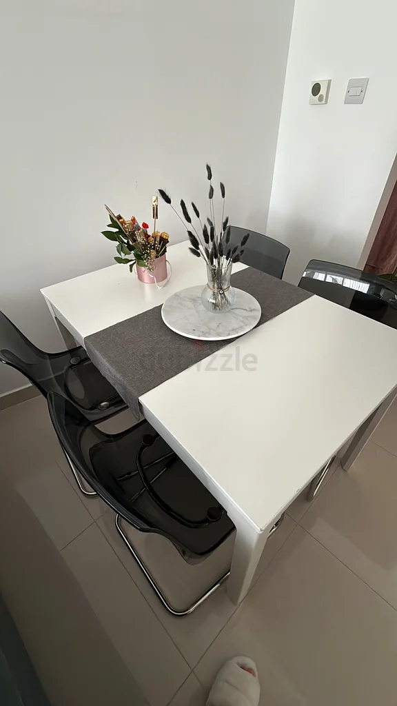 مجموعة طاولة طعام قابلة للتمديد من إيكيا63217825372419111