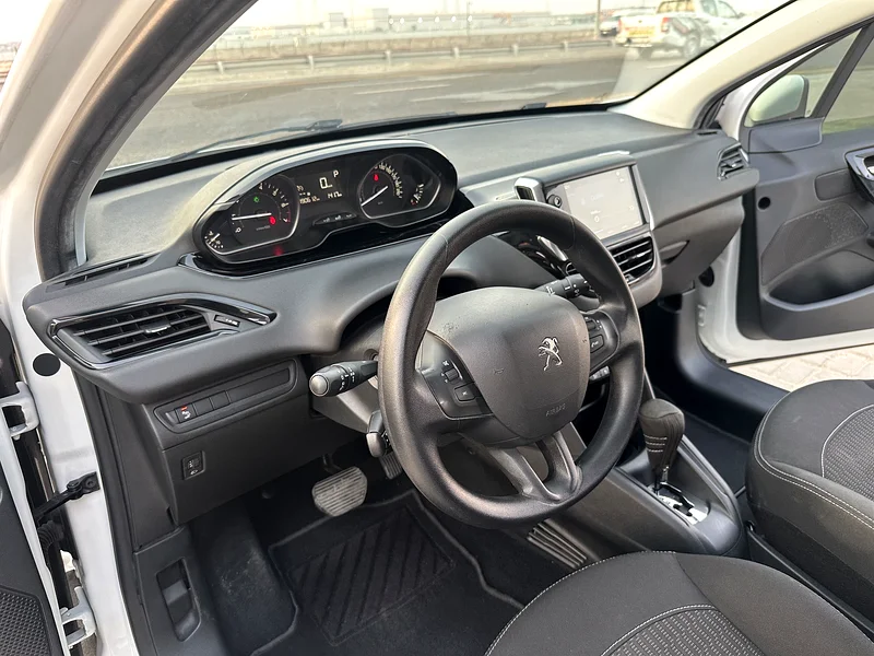 Peugeot 208 2019 GCC, first owner, original paint, no accidents, super clean63134988219778114