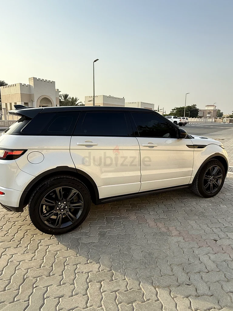 2018 Range Rover Evoque Landmark Edition GCC Specs63160611417089112