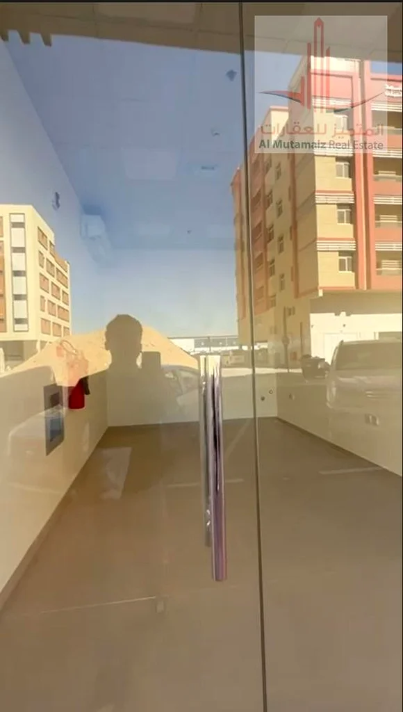 محل تجاري في منطقة الجرف الصناعية 3، قرب السوق الصيني، مبنى جديد، أول مُستأجر63263484314755111
