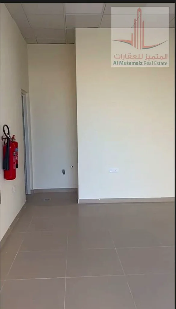 محل تجاري في منطقة الجرف الصناعية 3، قرب السوق الصيني، مبنى جديد، أول مُستأجر63263484314755114