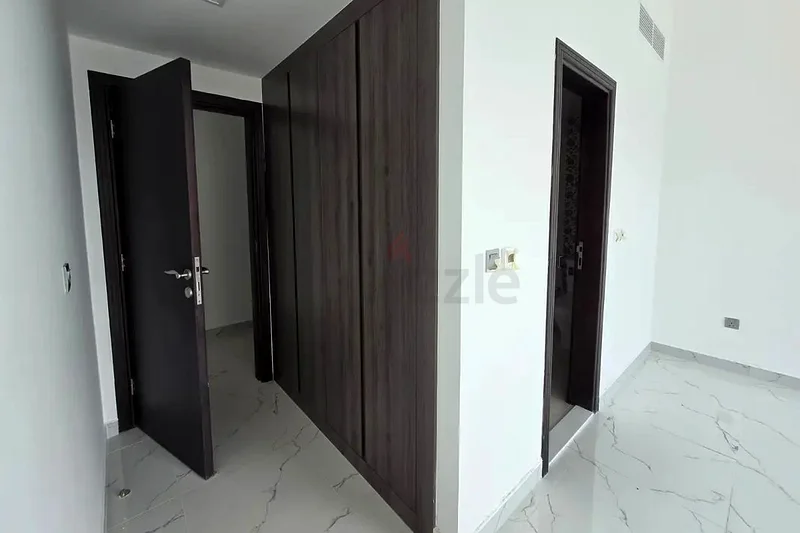 12 cheques directly from owner new building 3 bed + maid room vacant ready to move no commission63130901237505113