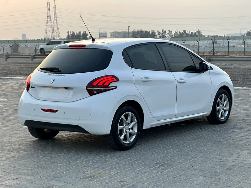 Peugeot 208 2019 GCC, first owner, original paint, no accidents, super clean63134988219778112