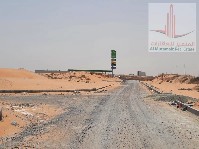 للبيع شقق سكنية وتجارية، عليا شارع محمد بن زايد الرئيسي، ملكية حرة63197613278721112