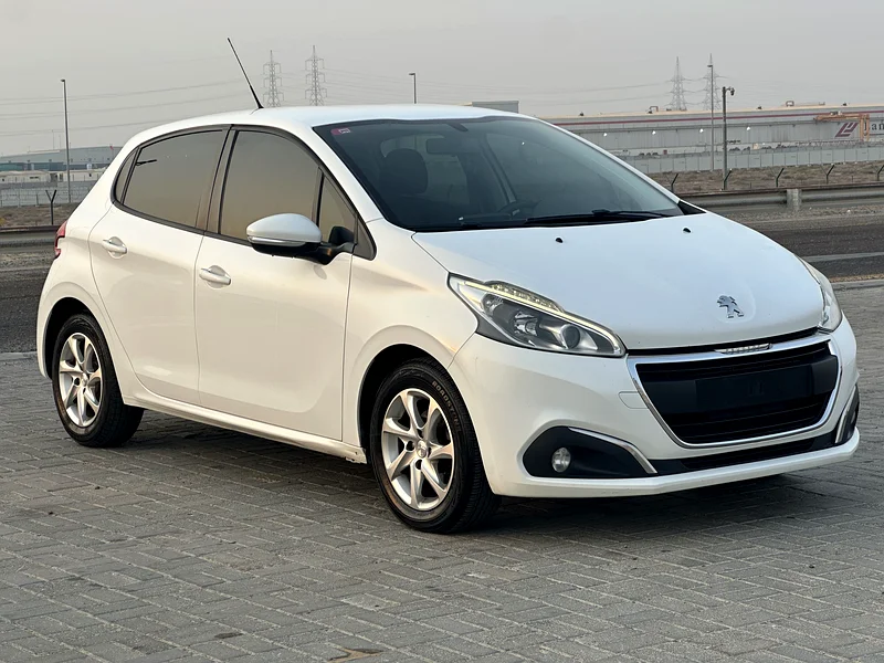 Peugeot 208 2019 GCC, first owner, original paint, no accidents, super clean63134988219778111
