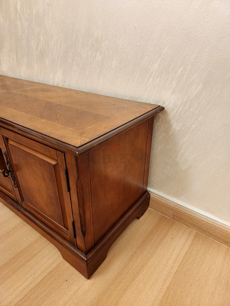 حامل تلفاز من الخشب الطبيعي - لون بني كلاسيكي63216832774785112