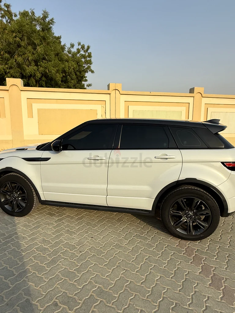 2018 Range Rover Evoque Landmark Edition GCC Specs63160611417089113