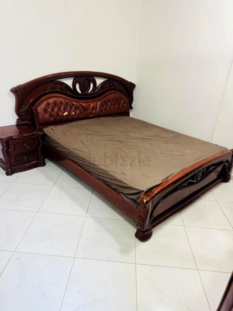 Fully furnished room available 129963143496118019112