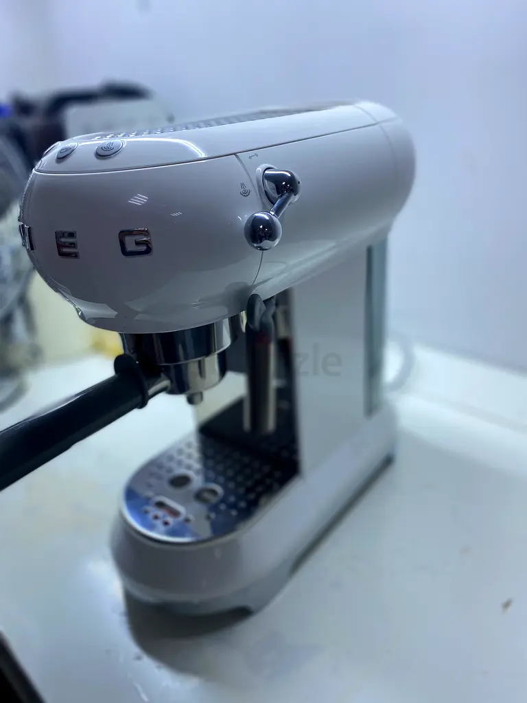 Smeg ECF01 coffee machine63252440100483111