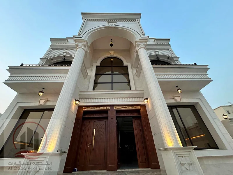 For sale, a villa in Ajman Al-Aliyah, 5 master rooms, a Majles room, a hall, and a maid’s room, freehold for all nationalities, Installment with out63873580435203112