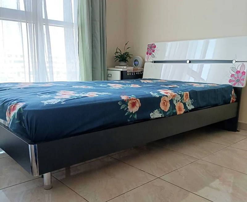 Bed and side table with mattress63180362486275111