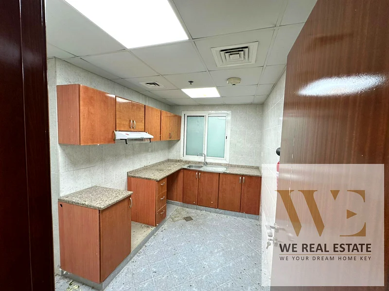 Ready-to-move-in room and hall, prime location near the beach and the free zone, balcony, closed kitchen, two bathrooms, and close to all vital services63255518491905112