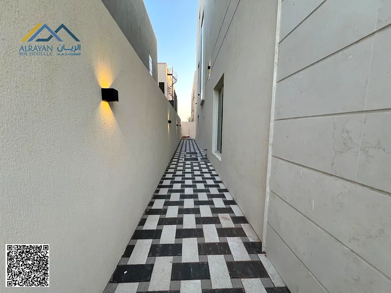 🚧❄️فيلا فاخرة بواجهة حجرية كاملة وتصميم داخلي راقٍ بلمسات فندقية فاخرة ومساحات داخلية واسعة. امتلكها الآن.63873580426625113