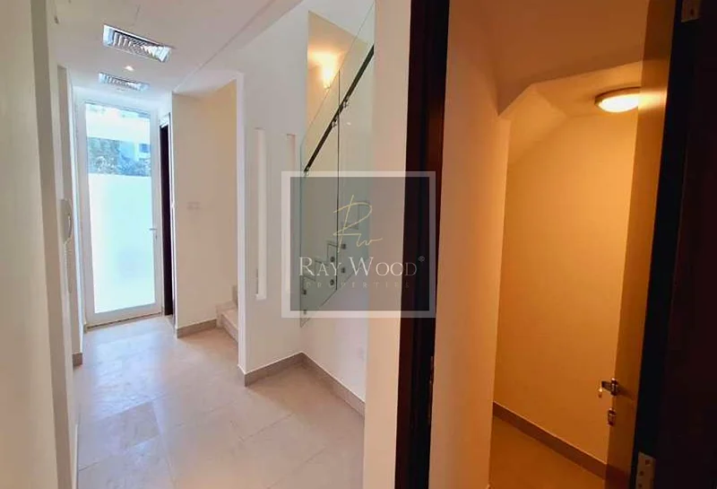 Spacious 3-Bedrooms Semi Detached | Prime location63239061884547112