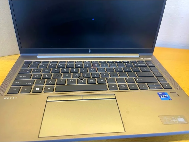 Laptop63220335238275111