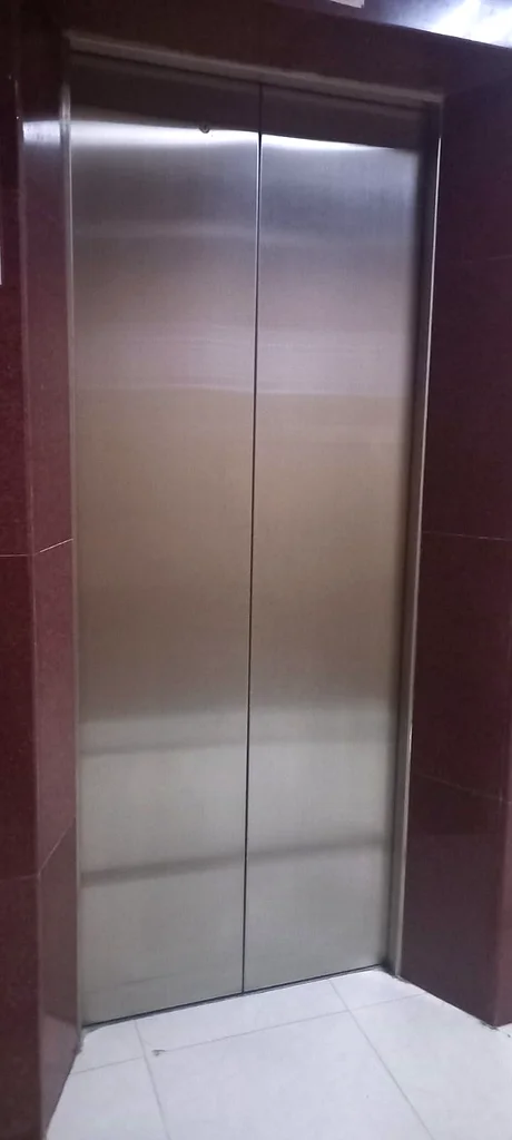 مبنى للبيع في مويلح، طريق الجامعة، الشارقة63195060019203113