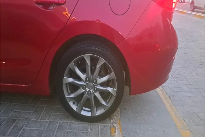 مازدا 3 2015 لدول مجلس التعاون الخليجي، خيار كامل مع عرض الرأس المرتفع، مفتاحان63135491464833114