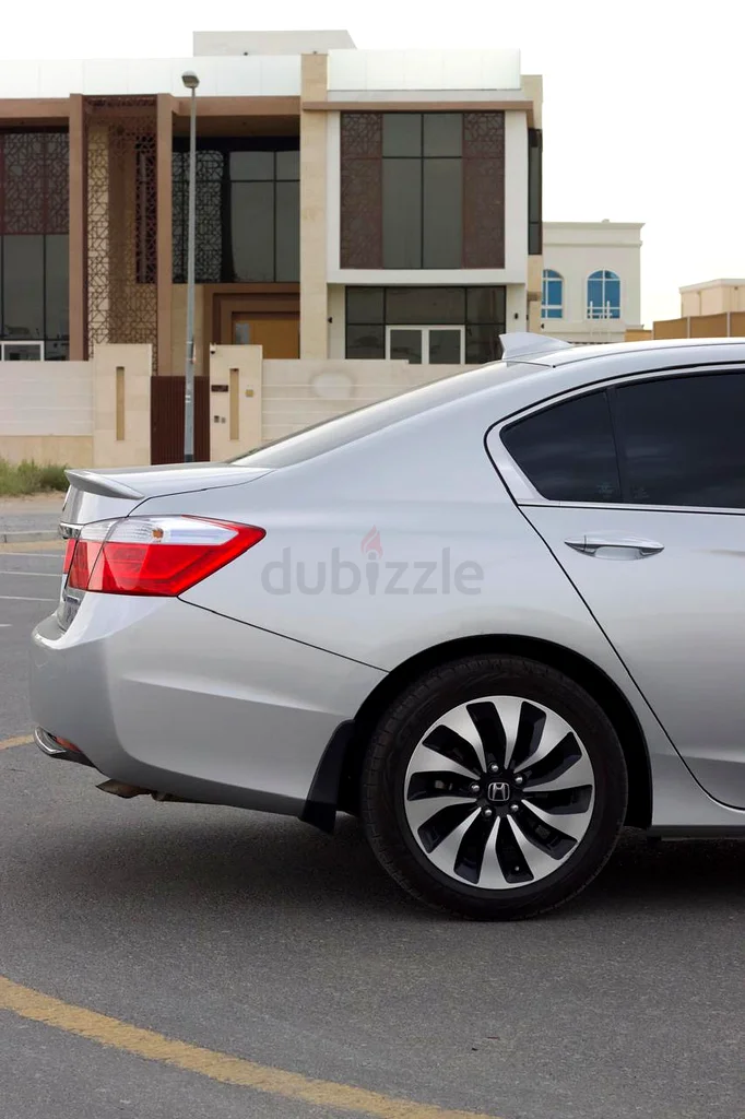 هوندا أكورد هايبرد 201563398545058561113