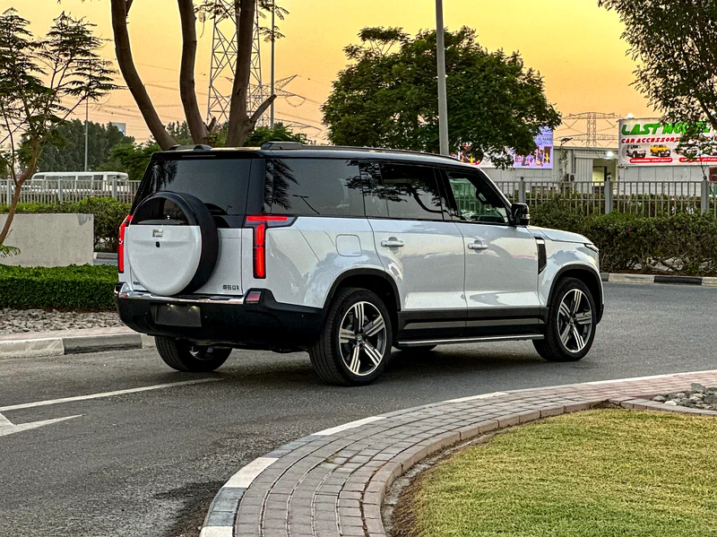 ROX MOTOR 01 بريميوم SUV 2025 جديد بالكامل، ضمان 5 سنوات مع كيلومترات غير محدودة. 3 سنوات صيانة مع كيلومترات غير محدودة.63398479686529113