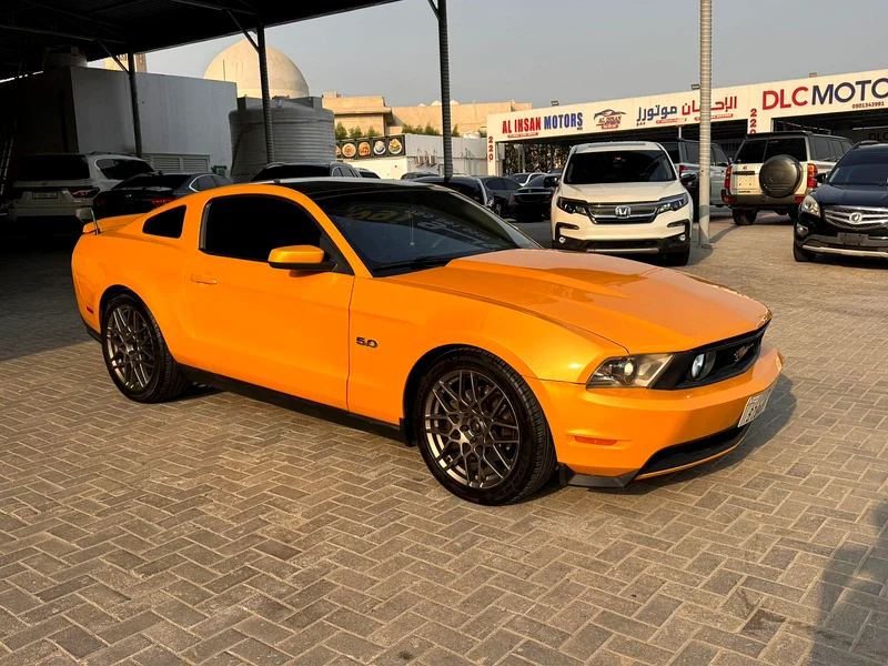 Ford Mustang GT Premium Gulf 2012 model, automatic, excellent condition (8-cylinder 5.0L), second owner, two keys, agency vehicle63168972546817112