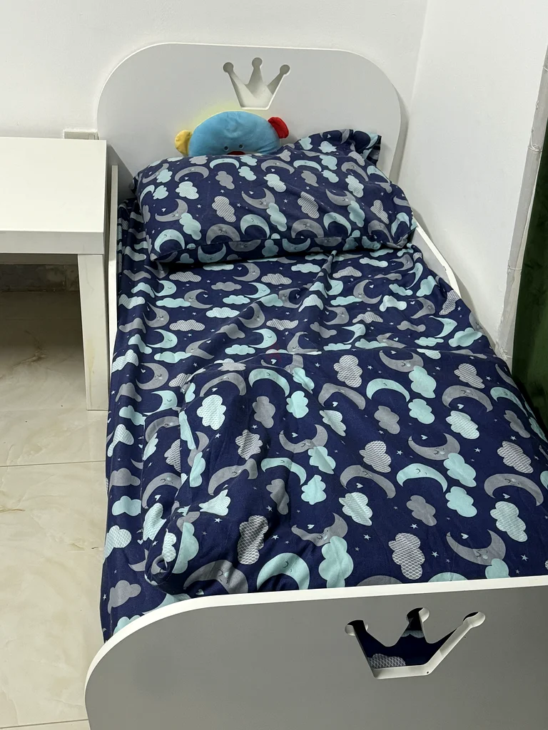 سرير أطفال بانهوم قطعة أثاث عصرية أنيقة - مثالية لمنزلك. سرير أطفال بانهوم63218314239105111