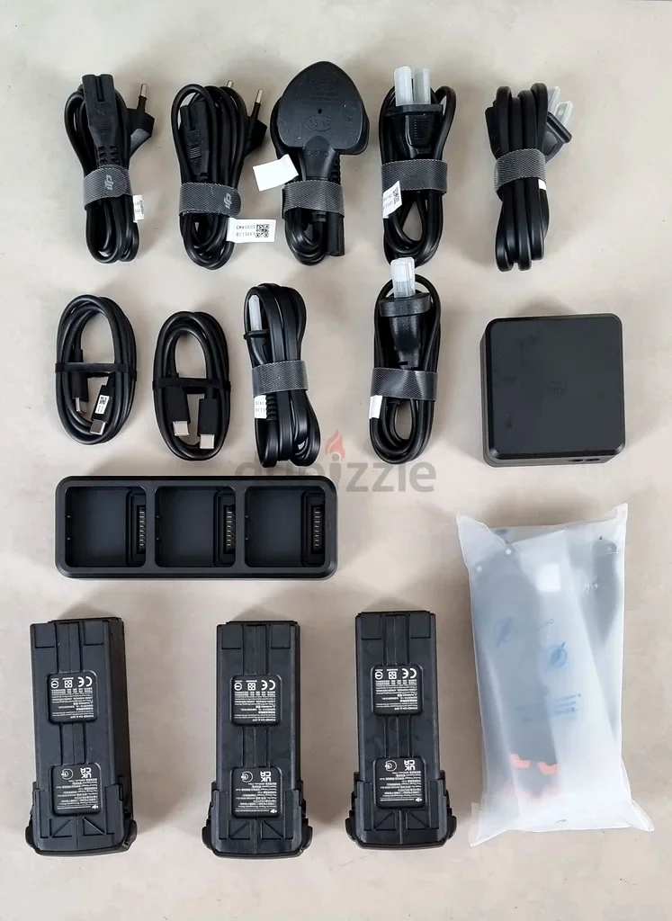 طائرة درون DJI Mavic 3 Pro طراز كومبو مع 3 كاميرات و3 بطاريات جديدة63236620856321114