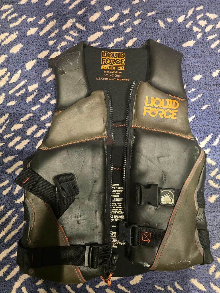 Life Jacket ( Liquid Force )632421702494751114
