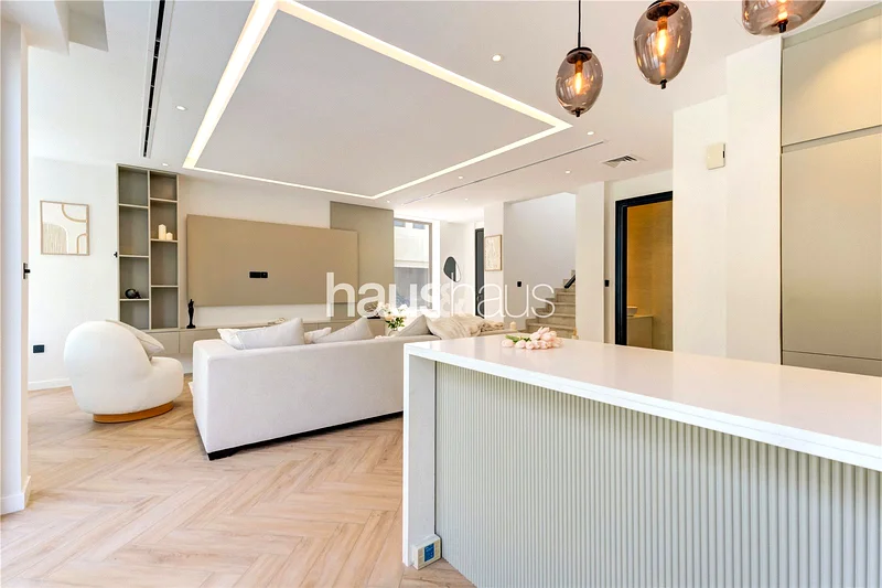 Fully Upgraded | Extended | Vacant | Private Pool63240102583937113