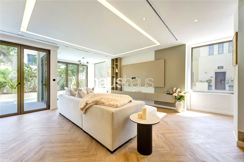 Fully Upgraded | Extended | Vacant | Private Pool63240102583937112