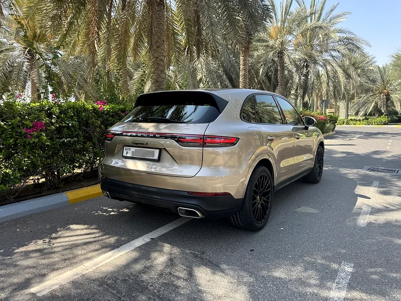 Lady Owner, Porsche Cayenne, Full Service History, Black Edition63225698208385112