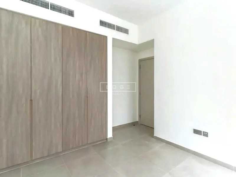 جديد تمامًا | شاغر | 4 غرف نوم + خادمة63291684951298114