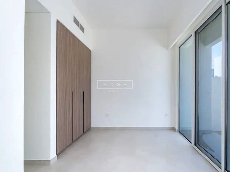 جديد تمامًا | شاغر | 4 غرف نوم + خادمة63291684951298113